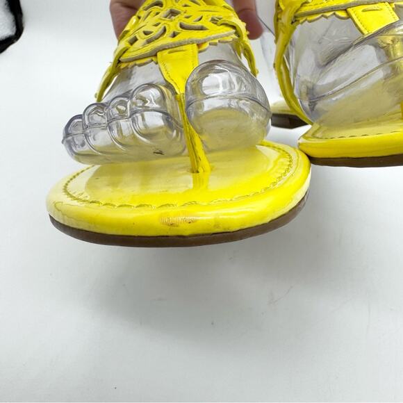 Circus NY by Sam Edelman Canyon Patent Flat Medallion Sandals Bright Yellow Sz 7 - Picture 7 of 15